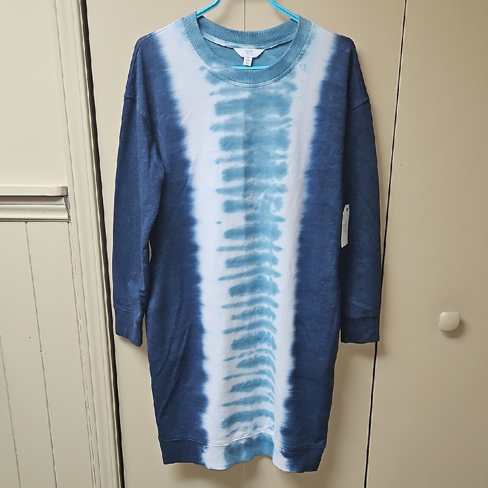 45. NWT Ladies Time and Tru Blue and White Tie-Dye Comfy Sweatshirt Dress
